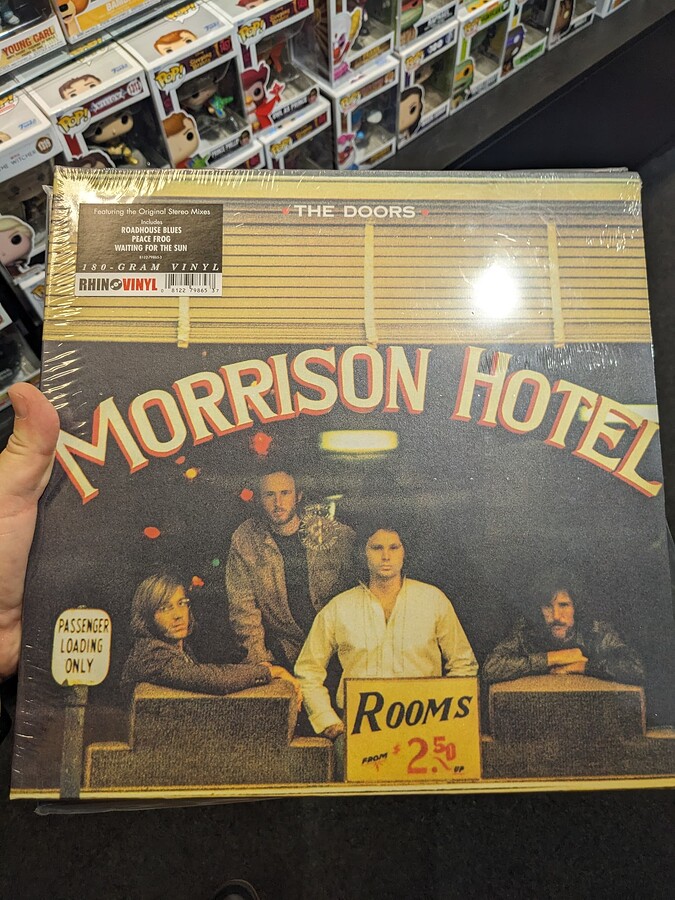 PXL_20241128_201821363