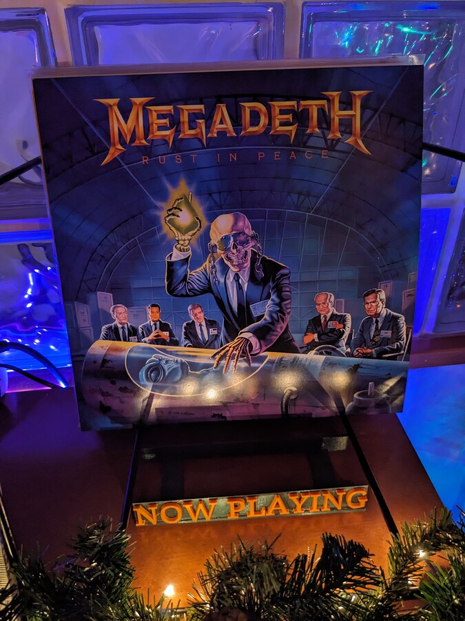 PXL_20241206_210537790