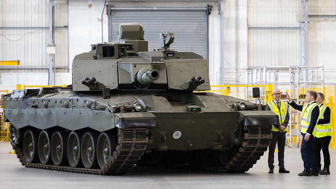 challenger 3 visited by grant shapps CREDIT MOD X 190424