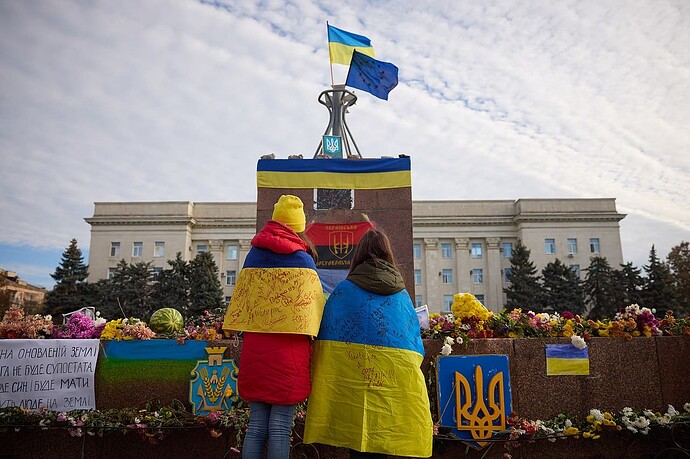 Ukrainians_Kherson_Liberation