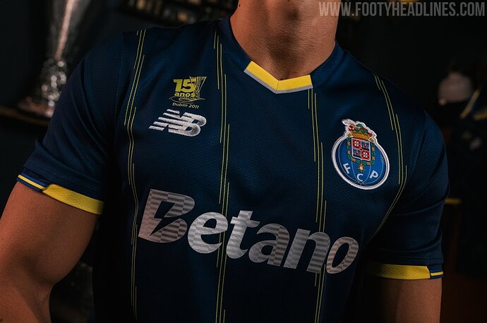 porto-25-26-fourth-kit (5)