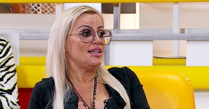 Ruth-Marlene-reage-as-criticas-em-direto