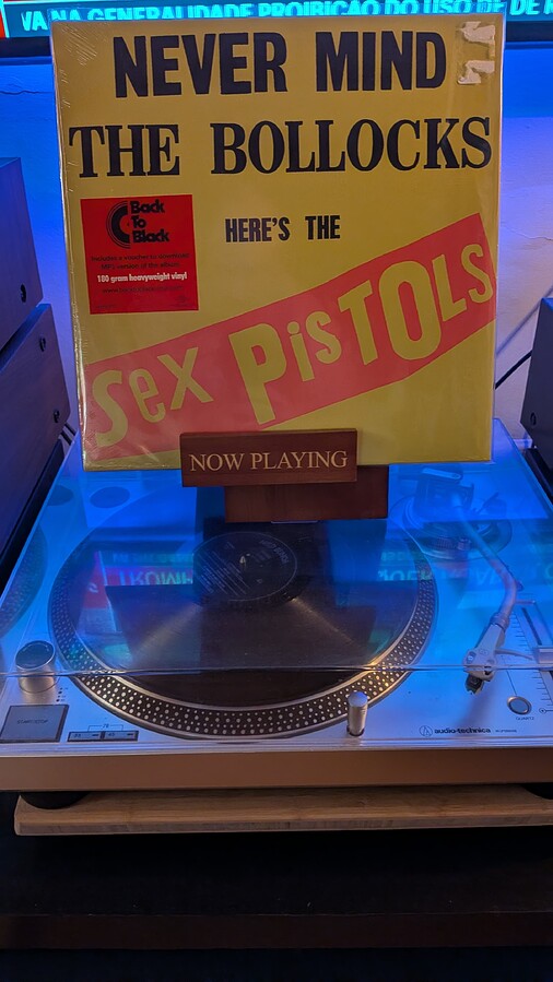 PXL_20251017_175636202.RAW-01.COVER